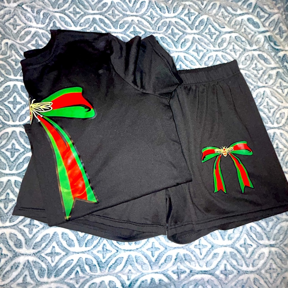 Cute set Size 2XL fits like a Large or XL